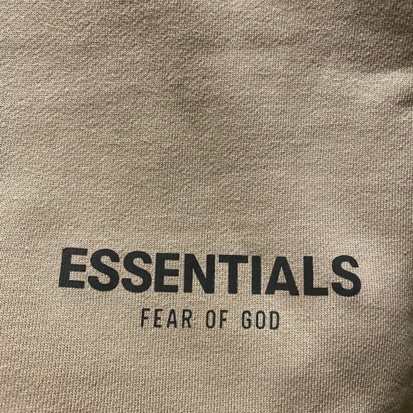 FOG-Fear Of God Essentials crewneck Tan - Picture 5 of 7